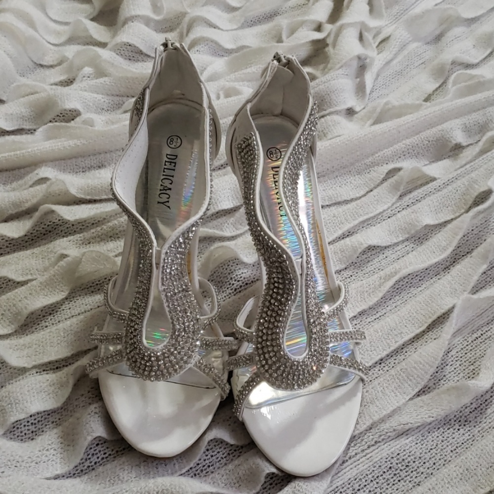 White and silver heals